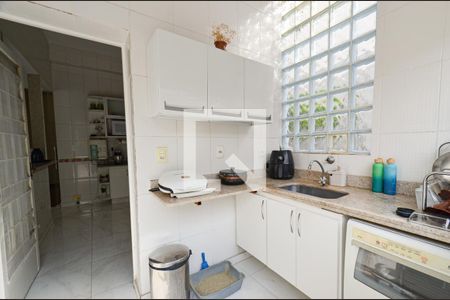 Casa à venda com 297m², 5 quartos e 3 vagas Casa à venda com 297m², 5 quartos e 3 vagasCozinha