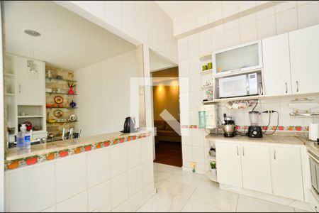 Casa à venda com 297m², 5 quartos e 3 vagas Casa à venda com 297m², 5 quartos e 3 vagasCozinha