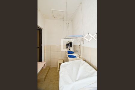 Casa à venda com 297m², 5 quartos e 3 vagas Casa à venda com 297m², 5 quartos e 3 vagasArea serviço