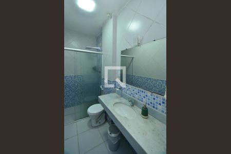 Casa à venda com 297m², 5 quartos e 3 vagas Casa à venda com 297m², 5 quartos e 3 vagasBanheiro social