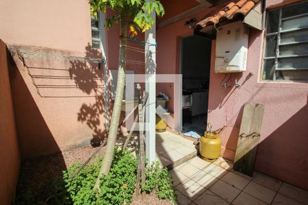 Casa de condomínio à venda com 93m², 4 quartos e 2 vagas Casa de condomínio à venda com 93m², 4 quartos e 2 vagasÁrea de Serviço