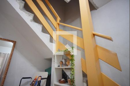 Casa à venda com 180m², 3 quartos e 3 vagasEscada - Para segundo andar