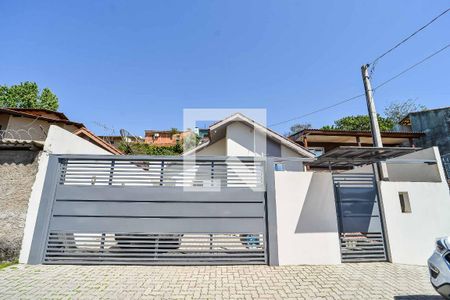 Casa à venda com 103m², 2 quartos e 1 vaga Casa à venda com 103m², 2 quartos e 1 vagaFachada