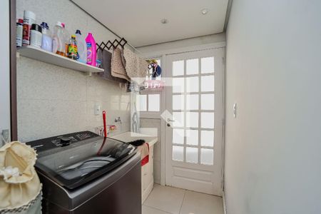 Casa à venda com 103m², 2 quartos e 1 vaga Casa à venda com 103m², 2 quartos e 1 vagaCozinha e Área de Serviço