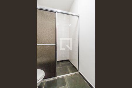 Casa de condomínio para alugar com 575m², 7 quartos e 6 vagas Casa de condomínio para alugar com 575m², 7 quartos e 6 vagasBanheiro de serviço