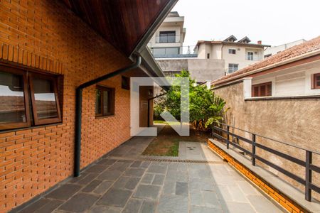 Casa de condomínio para alugar com 575m², 7 quartos e 6 vagas Casa de condomínio para alugar com 575m², 7 quartos e 6 vagasVista