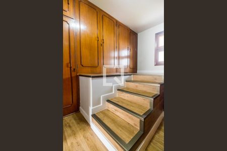 Casa de condomínio para alugar com 575m², 7 quartos e 6 vagas Casa de condomínio para alugar com 575m², 7 quartos e 6 vagasCloset da suíte 1
