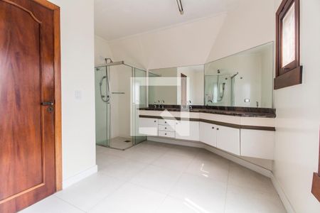 Casa de condomínio para alugar com 575m², 7 quartos e 6 vagas Casa de condomínio para alugar com 575m², 7 quartos e 6 vagasBanheiro da Suíte