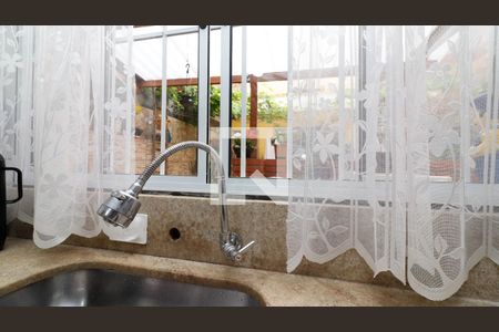 Casa à venda com 166m², 4 quartos e 2 vagas Casa à venda com 166m², 4 quartos e 2 vagasCozinha - Torneira