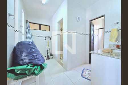 Casa de condomínio à venda com 300m², 4 quartos e 6 vagas Casa de condomínio à venda com 300m², 4 quartos e 6 vagasÁrea comum