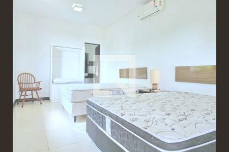 Casa de condomínio à venda com 300m², 4 quartos e 6 vagas Casa de condomínio à venda com 300m², 4 quartos e 6 vagasSuíte 2