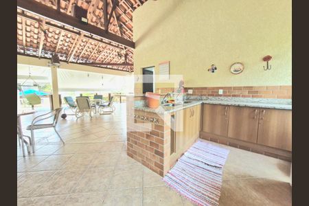 Casa de condomínio à venda com 300m², 4 quartos e 6 vagas Casa de condomínio à venda com 300m², 4 quartos e 6 vagasÁrea comum - Churrasqueira