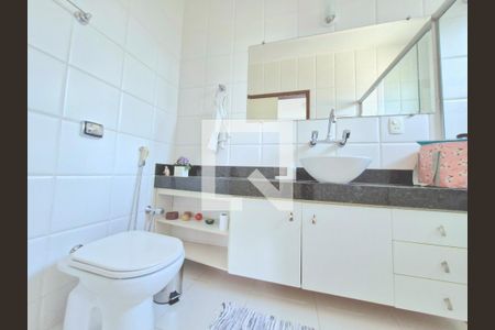 Casa de condomínio à venda com 300m², 4 quartos e 6 vagas Casa de condomínio à venda com 300m², 4 quartos e 6 vagasSuite quarto 3