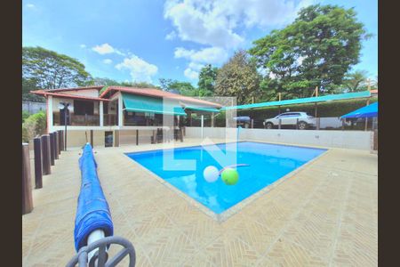 Casa de condomínio à venda com 300m², 4 quartos e 6 vagas Casa de condomínio à venda com 300m², 4 quartos e 6 vagasPiscina