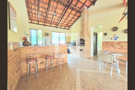 Casa de condomínio à venda com 300m², 4 quartos e 6 vagas Casa de condomínio à venda com 300m², 4 quartos e 6 vagasÁrea comum - Churrasqueira