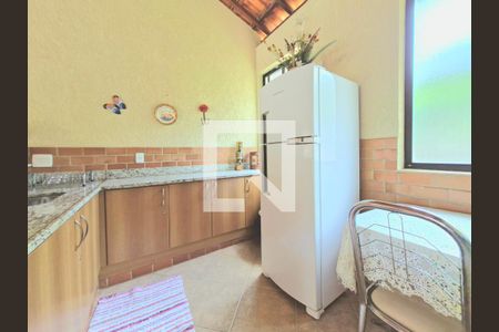 Casa de condomínio à venda com 300m², 4 quartos e 6 vagas Casa de condomínio à venda com 300m², 4 quartos e 6 vagasÁrea comum - Churrasqueira