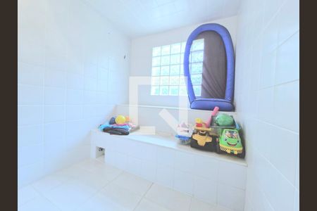 Casa de condomínio à venda com 300m², 4 quartos e 6 vagas Casa de condomínio à venda com 300m², 4 quartos e 6 vagasÁrea comum