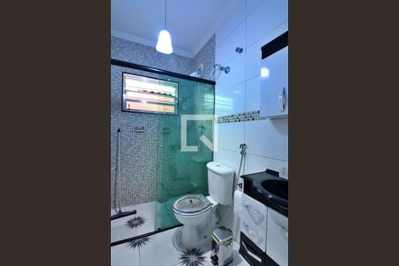 Casa à venda com 220m², 2 quartos e 3 vagasQuarto 2 - Suíte Banheiro