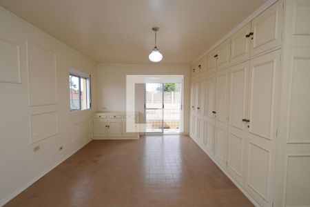 Casa à venda com 377m², 4 quartos e 3 vagasSuíte master