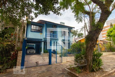 Casa para alugar com 315m², 4 quartos e 4 vagas