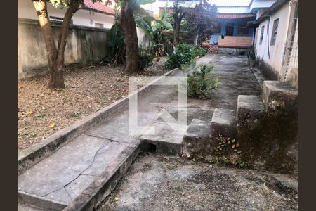 Casa à venda com 300m², 2 quartos e 1 vaga Casa à venda com 300m², 2 quartos e 1 vagaEntrada