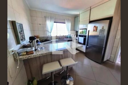 Casa à venda com 200m², 4 quartos e 4 vagas Casa à venda com 200m², 4 quartos e 4 vagasFoto 14