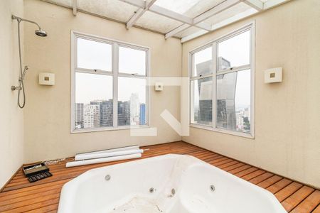 Apartamento à venda com 123m², 1 quarto e 3 vagas Apartamento à venda com 123m², 1 quarto e 3 vagasVaranda