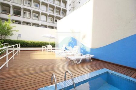 Apartamento à venda com 118m², 3 quartos e 2 vagas Apartamento à venda com 118m², 3 quartos e 2 vagasÁrea comum - Piscina