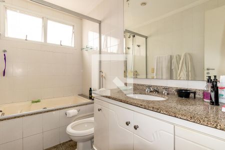 Apartamento à venda com 118m², 3 quartos e 2 vagas Apartamento à venda com 118m², 3 quartos e 2 vagasBanheiro do Quarto 1