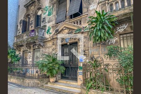 Apartamento à venda com 170m², 4 quartos e sem vaga Apartamento à venda com 170m², 4 quartos e sem vagaFachada