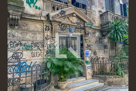 Apartamento à venda com 170m², 4 quartos e sem vaga Apartamento à venda com 170m², 4 quartos e sem vagaFachada