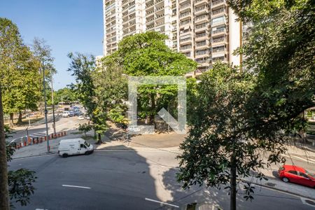 Apartamento à venda com 170m², 4 quartos e sem vaga Apartamento à venda com 170m², 4 quartos e sem vagaVista