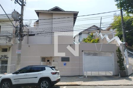 Casa de condomínio à venda com 155m², 3 quartos e 2 vagasFachada