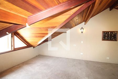 Casa de condomínio à venda com 155m², 3 quartos e 2 vagasSótão