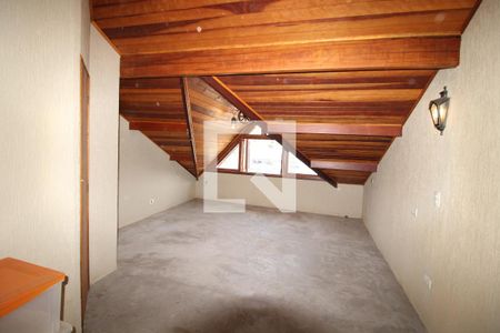 Casa de condomínio à venda com 155m², 3 quartos e 2 vagasSótão