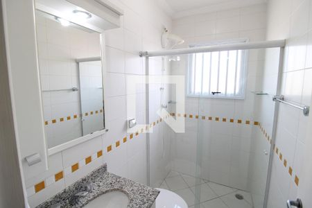 Casa de condomínio à venda com 155m², 3 quartos e 2 vagasBanheiro 2