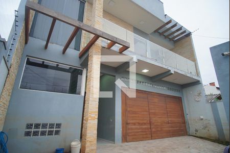 Casa à venda com 220m², 3 quartos e 4 vagas Casa à venda com 220m², 3 quartos e 4 vagasÁrea externa