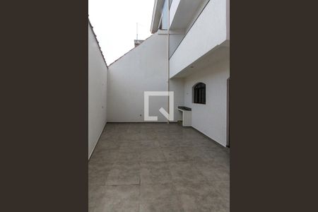 Casa à venda com 170m², 3 quartos e 3 vagas Casa à venda com 170m², 3 quartos e 3 vagasQuintal