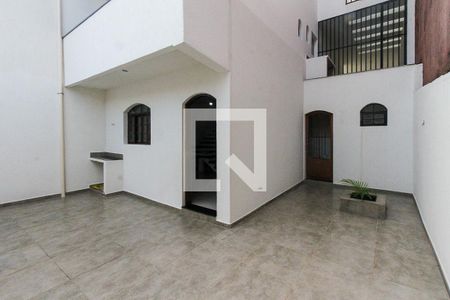 Casa à venda com 170m², 3 quartos e 3 vagas Casa à venda com 170m², 3 quartos e 3 vagasQuintal