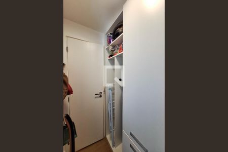 Apartamento à venda com 120m², 3 quartos e 2 vagas Apartamento à venda com 120m², 3 quartos e 2 vagasQuarto de Serviço