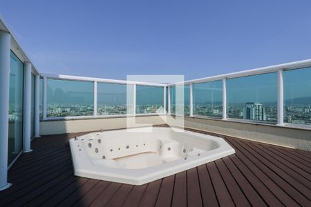 Apartamento à venda com 400m², 4 quartos e 5 vagas Apartamento à venda com 400m², 4 quartos e 5 vagasTerraço