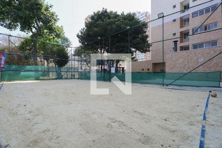 Apartamento à venda com 400m², 4 quartos e 5 vagas Apartamento à venda com 400m², 4 quartos e 5 vagasÁrea comum - Quadra de vôlei de areia