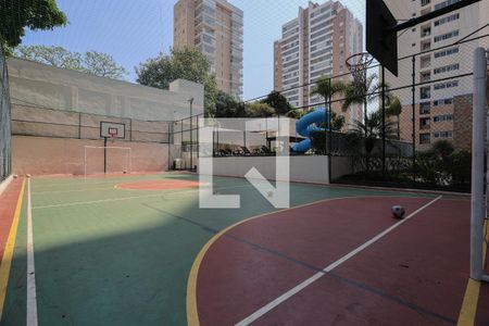 Apartamento à venda com 400m², 4 quartos e 5 vagas Apartamento à venda com 400m², 4 quartos e 5 vagasÁrea comum - Quadra poliesportiva