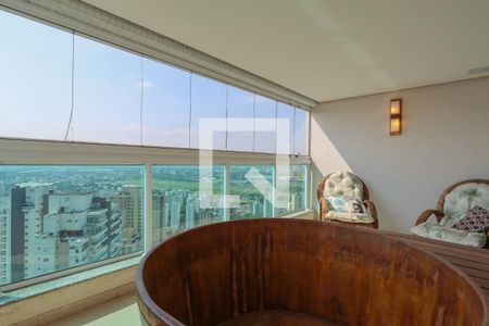 Apartamento à venda com 400m², 4 quartos e 5 vagas Apartamento à venda com 400m², 4 quartos e 5 vagasVaranda da Suíte 1