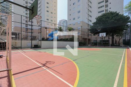 Apartamento à venda com 400m², 4 quartos e 5 vagas Apartamento à venda com 400m², 4 quartos e 5 vagasÁrea comum - Quadra poliesportiva