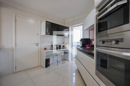 Apartamento à venda com 400m², 4 quartos e 5 vagas Apartamento à venda com 400m², 4 quartos e 5 vagasCozinha