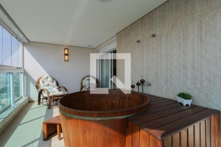 Apartamento à venda com 400m², 4 quartos e 5 vagas Apartamento à venda com 400m², 4 quartos e 5 vagasVaranda da Suíte 1