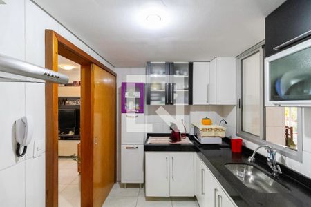 Apartamento à venda com 214m², 3 quartos e 2 vagas Apartamento à venda com 214m², 3 quartos e 2 vagasCozinha