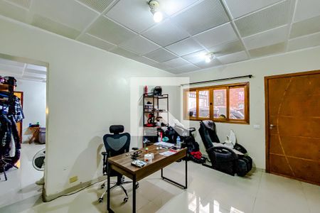 Casa à venda com 230m², 3 quartos e 5 vagasCasa 2