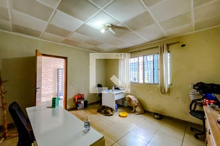 Casa à venda com 230m², 3 quartos e 5 vagasCasa 2